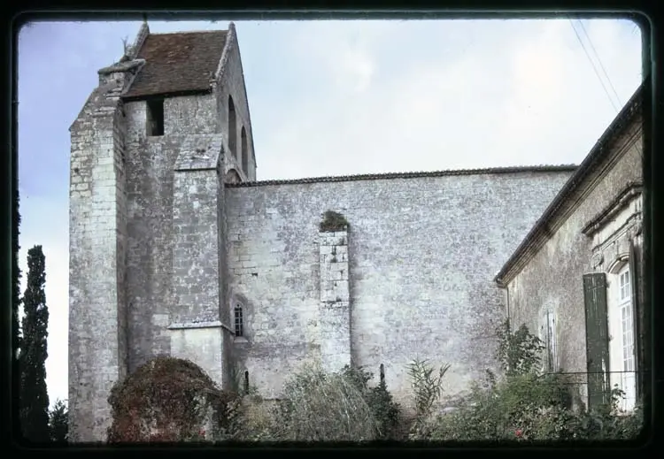 Foto de Iglesia de Saint-Pierre y vestigios del priorato - POP Plateforme Ouverte du Patrimoine / Base Mérimée - © André Édouard/Studio des Grands Augustins, Ministère de la Culture (France), Médiathèque du patrimoine et de la photographie, diffusion GrandPalaisRmn Photo