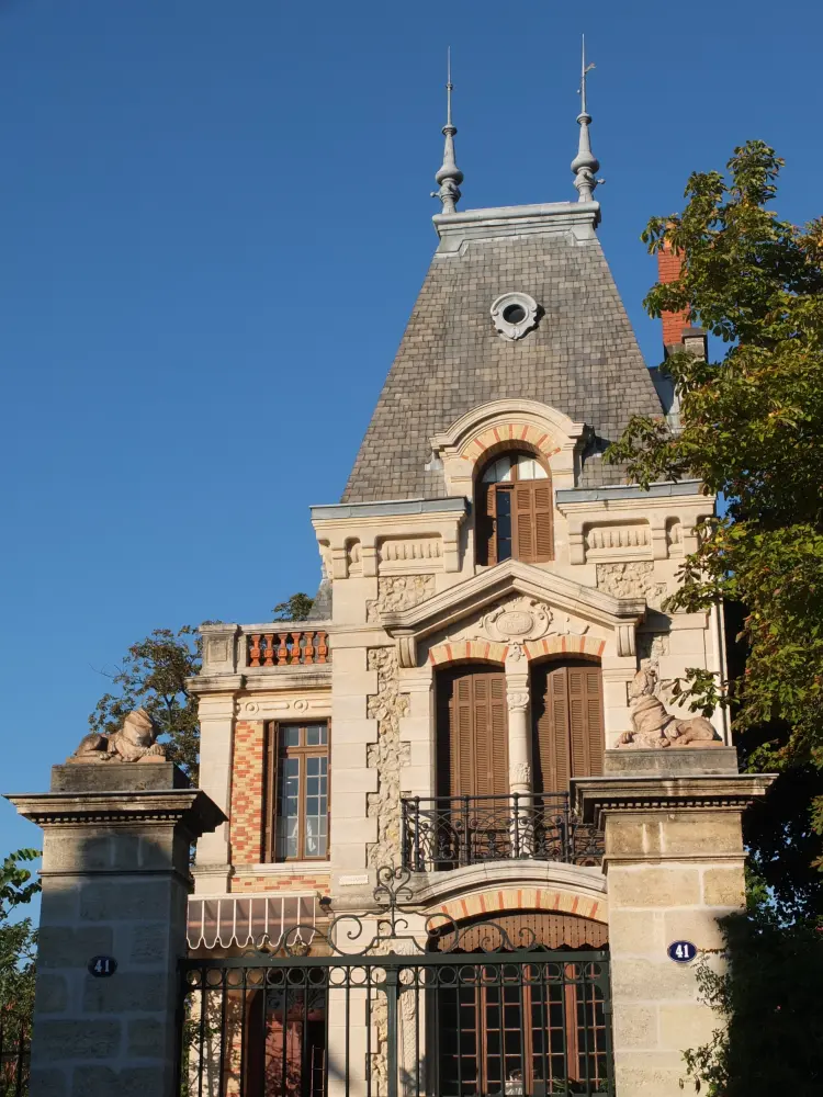 Foto de Casa llamada Villa Jeanne - Sous licence Creative Commons (https://creativecommons.org/licenses/by-sa/4.0/deed.fr) - Par Florent.martin - © Creative Commons (https://creativecommons.org/licenses/by-sa/4.0/deed.fr)