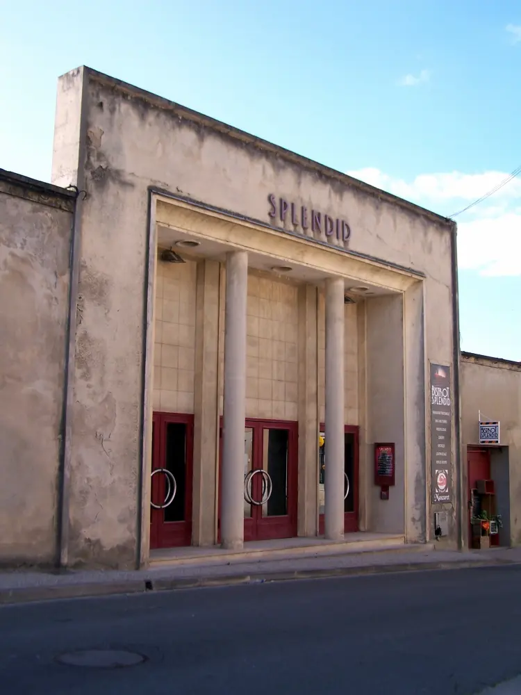 Foto de Cine espléndido - Sous licence Creative Commons (https://creativecommons.org/licenses/by-sa/4.0/deed.fr) - Par Henrysalome - © Creative Commons (https://creativecommons.org/licenses/by-sa/4.0/deed.fr)