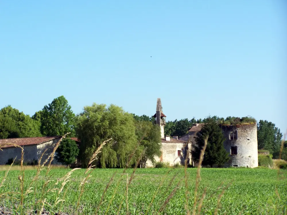 Foto von Schloss - Sous licence Creative Commons (https://creativecommons.org/licenses/by-sa/4.0/deed.fr) - Par Henrysalome - © Creative Commons (https://creativecommons.org/licenses/by-sa/4.0/deed.fr)