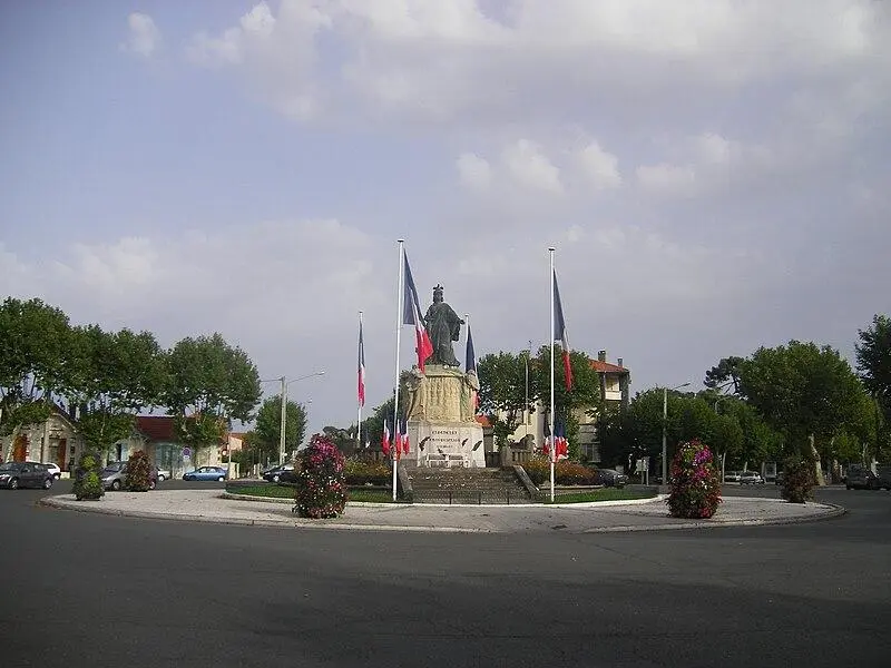 Foto von 14-18 Kriegsdenkmal - Szeder László - © Creative Commons (https://creativecommons.org/licenses/by-sa/4.0/deed.fr)