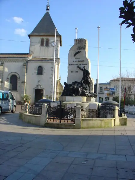 Foto von 14-18 Kriegsdenkmal - No machine-readable author provided. Michel BUZE a - © Creative Commons (https://creativecommons.org/licenses/by-sa/4.0/deed.fr)