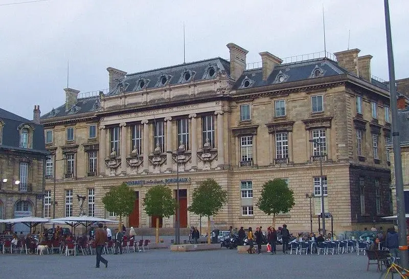 Foto de Facultad de Medicina y Farmacia - Christophe.Finot - © Creative Commons (https://creativecommons.org/licenses/by-sa/4.0/deed.fr)