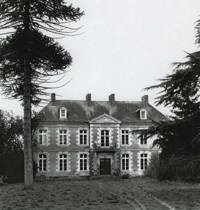 Foto von Villouyère Castle - POP Plateforme Ouverte du Patrimoine / Base Mérimée - © Ministère de la Culture (France), Médiathèque du patrimoine et de la photographie, tous droits réservés