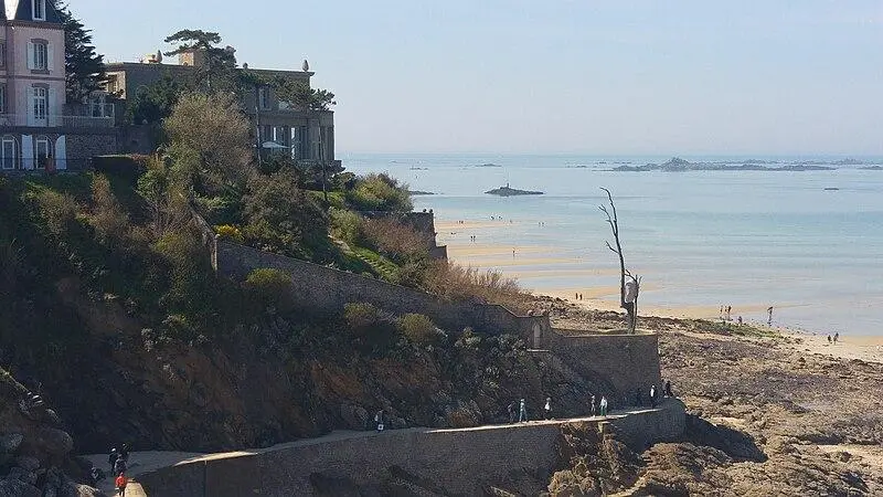 Foto de Villa de gris - Théo Vansteenkeste - © Creative Commons (https://creativecommons.org/licenses/by-sa/4.0/deed.fr)