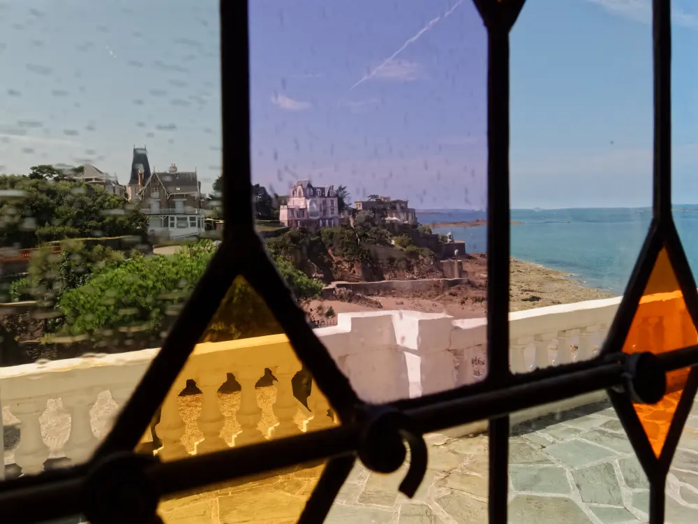 Foto de Villa de gris - Sous licence Creative Commons (https://creativecommons.org/licenses/by-sa/4.0/deed.fr) - Par Costes Bertrand - © Creative Commons (https://creativecommons.org/licenses/by-sa/4.0/deed.fr)