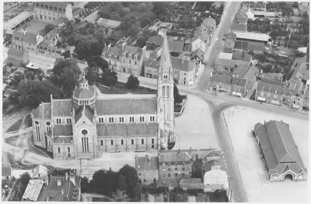 Foto von Saint-Martin Church - POP Plateforme Ouverte du Patrimoine / Base Mérimée - © Ministère de la Culture (France), Médiathèque du patrimoine et de la photographie, diffusion RMN-GP