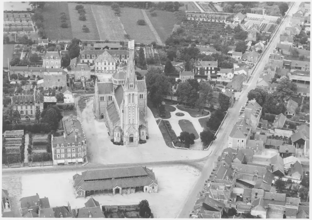 Foto von Saint-Martin Church - POP Plateforme Ouverte du Patrimoine / Base Mérimée - © Ministère de la Culture (France), Médiathèque du patrimoine et de la photographie, diffusion RMN-GP