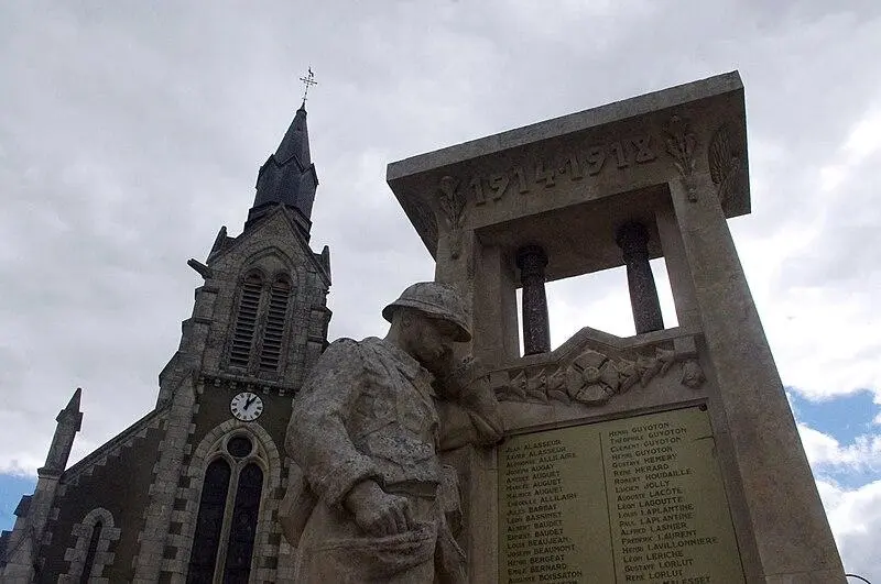Foto von Kriegskriegsdenkmal in den Jahren 1914-1918 - Danielclauzier - © Creative Commons (https://creativecommons.org/licenses/by-sa/4.0/deed.fr)