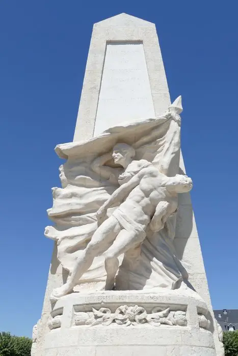 Foto di War War Memorial del 1870-1871 - POP Plateforme Ouverte du Patrimoine / Base Mérimée - © Ministère de la Culture (France), Direction Régionale des Affaires Culturelles du Centre-Val de Loire – Tous droits réservés 