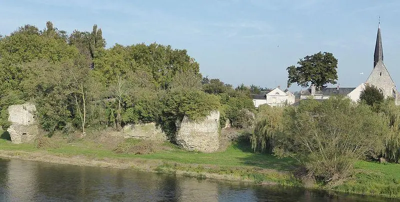 Foto von Überreste der Burg - Mairie de Nouatre - © Creative Commons (https://creativecommons.org/licenses/by-sa/4.0/deed.fr)