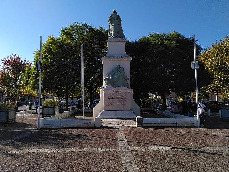 Foto von Toter Denkmal - TheMalsa - © Creative Commons (https://creativecommons.org/licenses/by-sa/4.0/deed.fr)