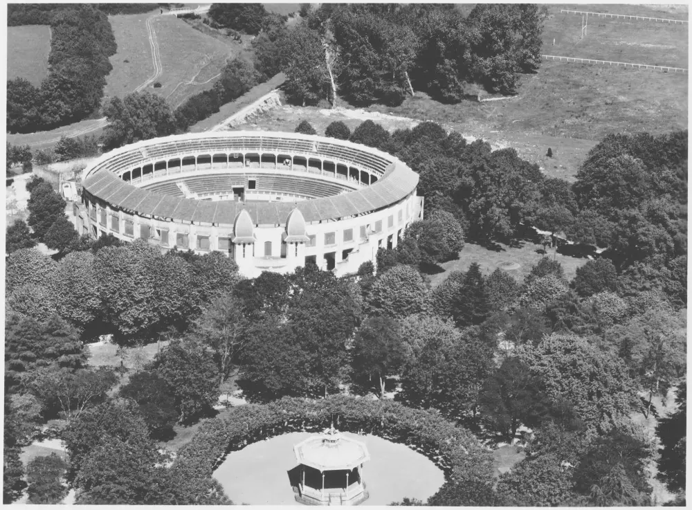 Foto de Arena - POP Plateforme Ouverte du Patrimoine / Base Mérimée - © Ministère de la Culture (France), Médiathèque du patrimoine et de la photographie, diffusion RMN-GP