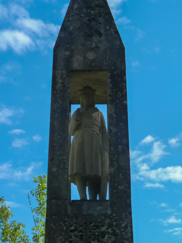Foto de Monumento a los muertos de la guerra 1914-1918, ubicado al borde del estanque de Forges - Sous licence Creative Commons (https://creativecommons.org/licenses/by-sa/4.0/deed.fr) - Par Don-vip - © Creative Commons (https://creativecommons.org/licenses/by-sa/4.0/deed.fr)