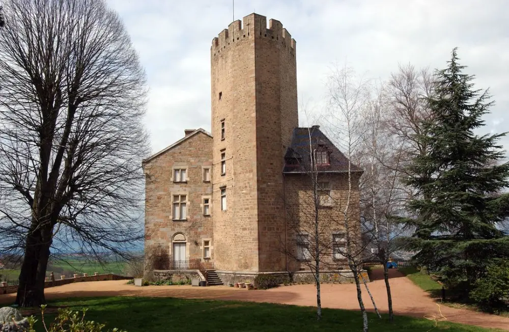 Foto von Chatellus Castle - POP Plateforme Ouverte du Patrimoine / Base Mérimée - © Ministère de la Culture (France), Direction Régionale des Affaires Culturelles d'Auvergne-Rhône-Alpes – Tous droits réservés 