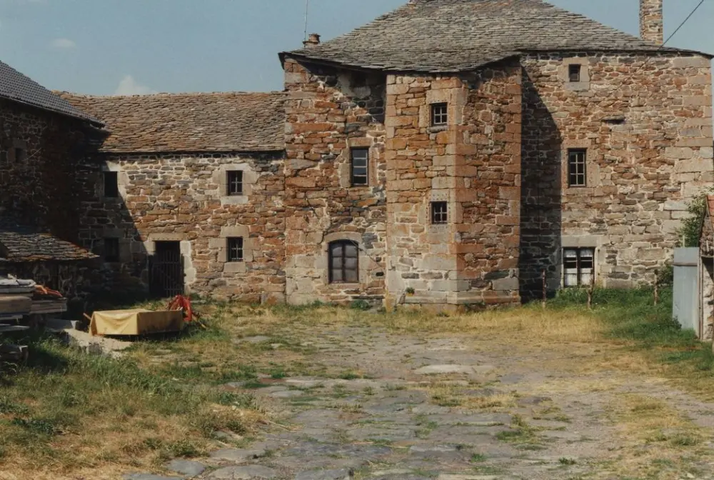 Picture of Hermens Castle - POP Plateforme Ouverte du Patrimoine / Base Mérimée - © Ministère de la Culture (France), Médiathèque du patrimoine et de la photographie, tous droits réservés