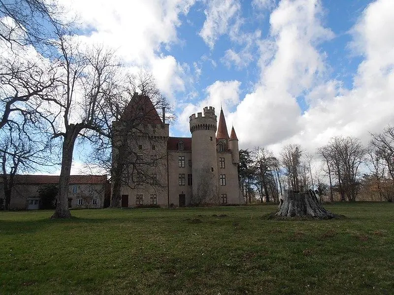 Picture of Château de Védrines - Record - © Creative Commons (https://creativecommons.org/licenses/by-sa/4.0/deed.fr)