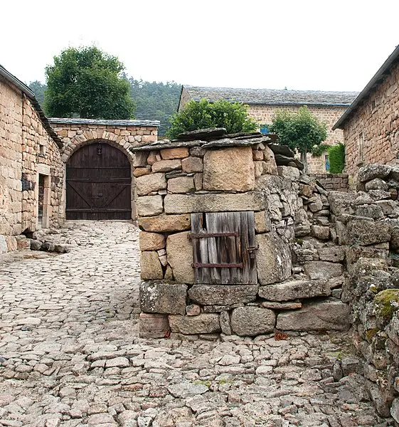 Picture of Farm Paradis La Montjoie de Montferrat - Ludovic Péron - © Creative Commons (https://creativecommons.org/licenses/by-sa/4.0/deed.fr)