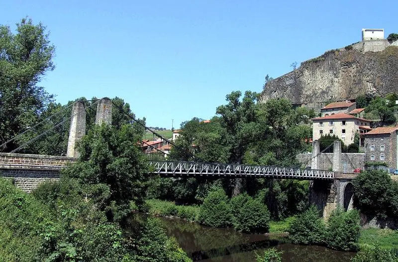 Picture of Chilhac suspension bridge - MOSSOT - © Creative Commons (https://creativecommons.org/licenses/by-sa/4.0/deed.fr)