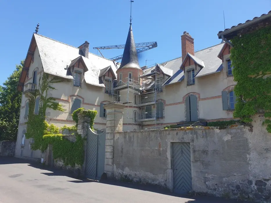 Picture of Causans castle - POP Plateforme Ouverte du Patrimoine / Base Mérimée - © Ministère de la Culture (France), Direction Régionale des Affaires Culturelles d'Auvergne-Rhône-Alpes – Tous droits réservés 