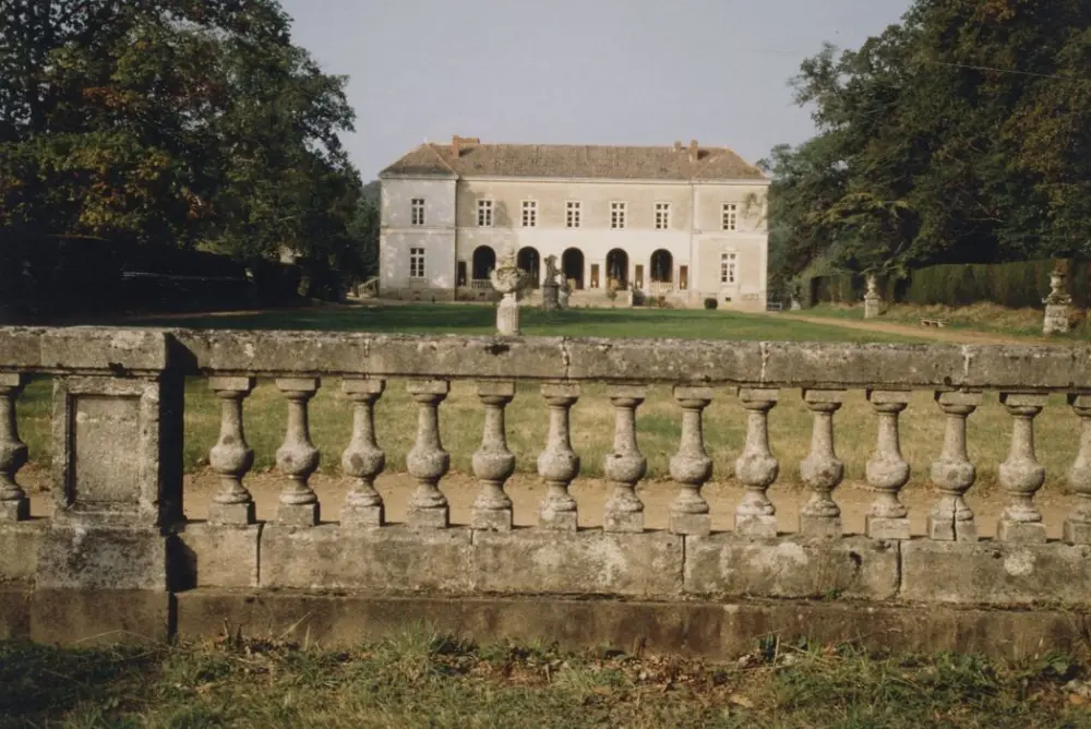Foto von Omblepied Neo-Classic Villa - POP Plateforme Ouverte du Patrimoine / Base Mérimée - © Ministère de la Culture (France), Médiathèque du patrimoine et de la photographie, tous droits réservés