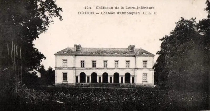 Foto von Omblepied Neo-Classic Villa - Eric Delalonde - © Creative Commons (https://creativecommons.org/licenses/by-sa/4.0/deed.fr)