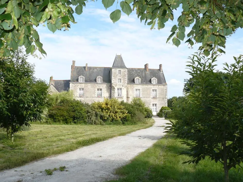 Picture of Logis de la Sénaigerie - Sous licence Creative Commons (https://creativecommons.org/licenses/by-sa/4.0/deed.fr) - Par Denishugot - © Creative Commons (https://creativecommons.org/licenses/by-sa/4.0/deed.fr)