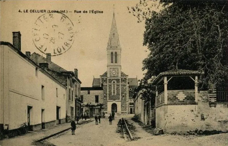 Foto de Iglesia parroquial de Saint-Martin - Carte postale ancienne - © Creative Commons (https://creativecommons.org/licenses/by-sa/4.0/deed.fr)