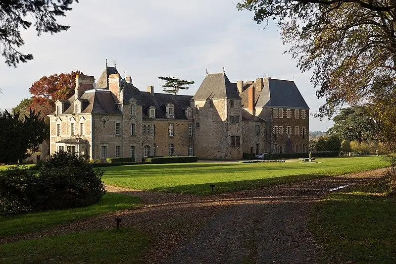 Foto de Castillo de colmillo - Edouard Hue (EdouardHue) - © Creative Commons (https://creativecommons.org/licenses/by-sa/4.0/deed.fr)