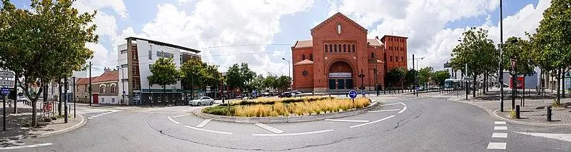 Foto de Conjunto de la parroquia de Sainte-Thérèse - François de Dijon - © Creative Commons (https://creativecommons.org/licenses/by-sa/4.0/deed.fr)