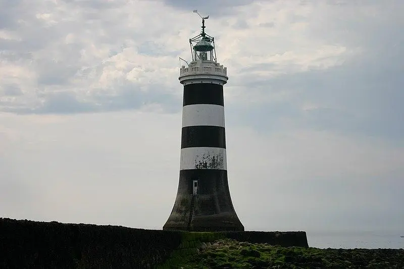 Foto de Faro - Julien cantin - © Creative Commons (https://creativecommons.org/licenses/by-sa/4.0/deed.fr)