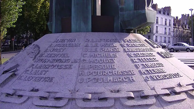 Foto de Monumento con cincuenta rehenes - Adam Bishop - © Creative Commons (https://creativecommons.org/licenses/by-sa/4.0/deed.fr)