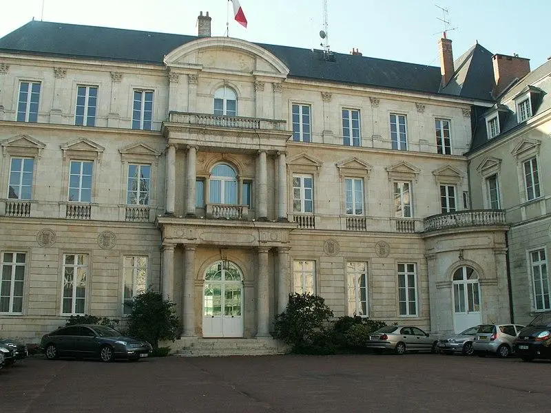 Foto de Ex Notre-Dame de Bonne-Nouvelle Abbey, actualmente prefectura regional - Mazzhe - © Creative Commons (https://creativecommons.org/licenses/by-sa/4.0/deed.fr)