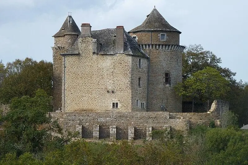 Foto de Castillo de Saignes - MAIRIEDESAIGNES - © Creative Commons (https://creativecommons.org/licenses/by-sa/4.0/deed.fr)