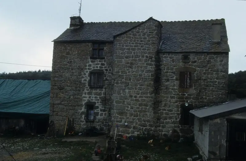 Foto von Domaine du Château de Combettes - POP Plateforme Ouverte du Patrimoine / Base Mérimée - © Monuments Historiques