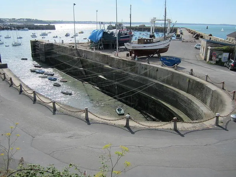 Picture of RADOUB form of the port of Granville - Xfigpower - © Creative Commons (https://creativecommons.org/licenses/by-sa/4.0/deed.fr)