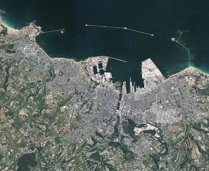 Foto von Fort de Querqueville, eine konstitutive Arbeit der Rade de Cherbourg - Institut géographique national (IGN), BD-ORTHO - © Creative Commons (https://creativecommons.org/licenses/by-sa/4.0/deed.fr)