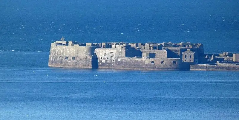 Foto de Fort de la isla Pélée, una obra constitutiva de la Rade de Cherbourg - Ikmo-ned - © Creative Commons (https://creativecommons.org/licenses/by-sa/4.0/deed.fr)
