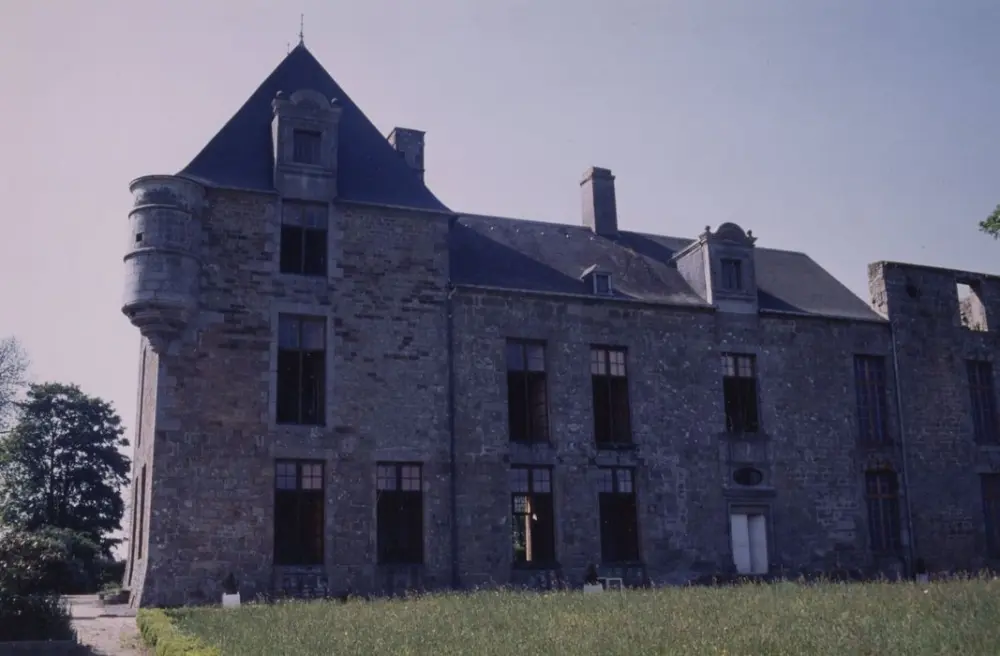 Foto von Schloss - POP Plateforme Ouverte du Patrimoine / Base Mérimée - © Ministère de la Culture (France), Médiathèque du patrimoine et de la photographie, tous droits réservés