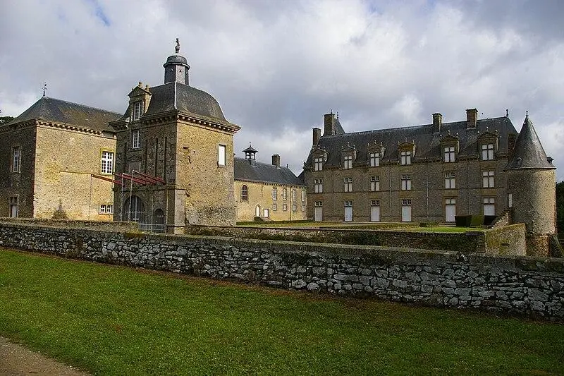 Foto von Château de Montecler (auch in der Gemeinde Châtres-La-Forêt) - MontdErve - © Creative Commons (https://creativecommons.org/licenses/by-sa/4.0/deed.fr)