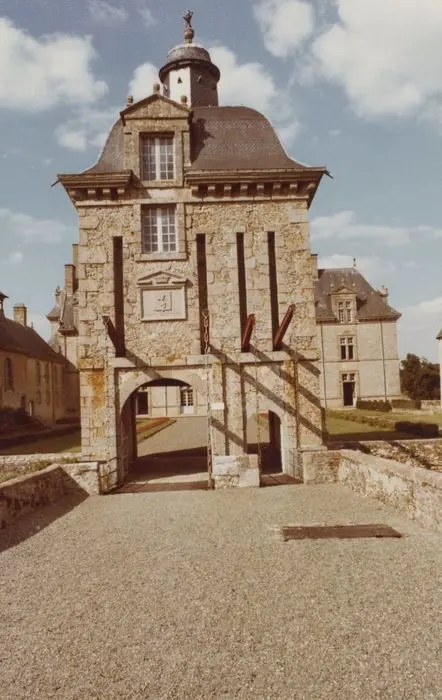 Foto von Montecler Castle - POP Plateforme Ouverte du Patrimoine / Base Mérimée - © Ministère de la Culture (France), Médiathèque du patrimoine et de la photographie, diffusion RMN-GP