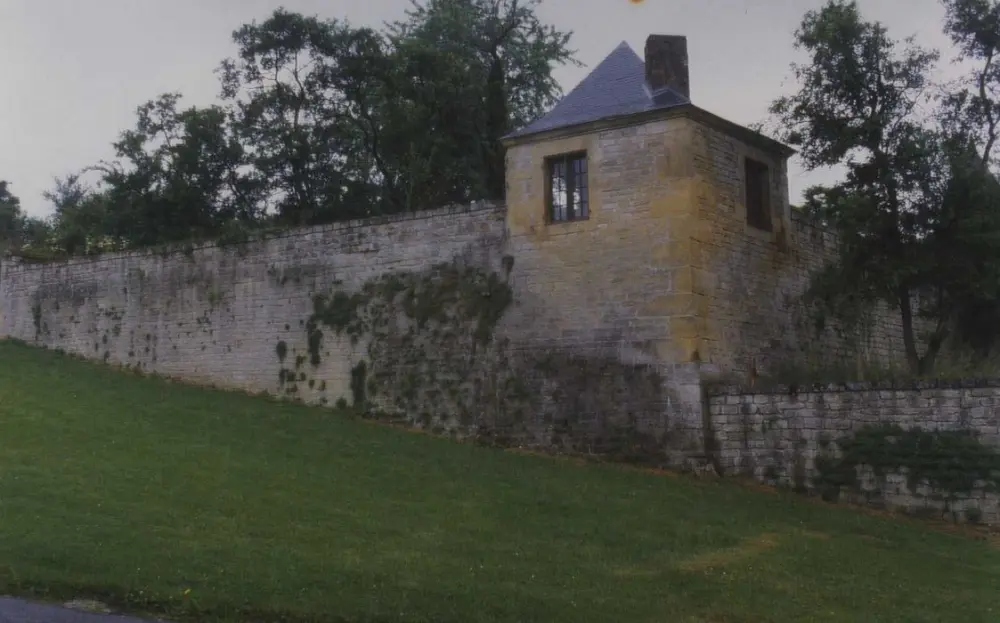 Foto von Ehemalige städtische Gehege - POP Plateforme Ouverte du Patrimoine / Base Mérimée - © Ministère de la Culture (France), Médiathèque du patrimoine et de la photographie, tous droits réservés