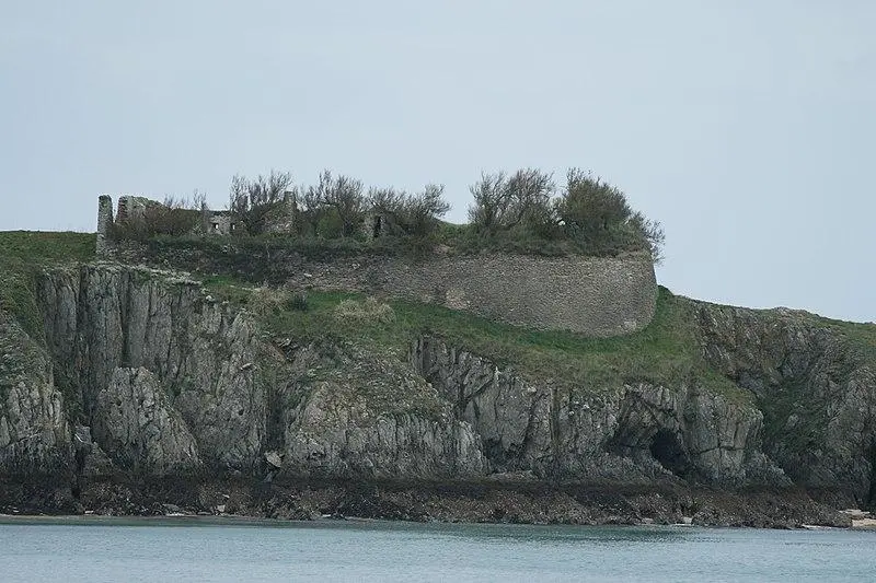 Foto von Fort du Bugull - Remi Jouan - © Creative Commons (https://creativecommons.org/licenses/by-sa/4.0/deed.fr)