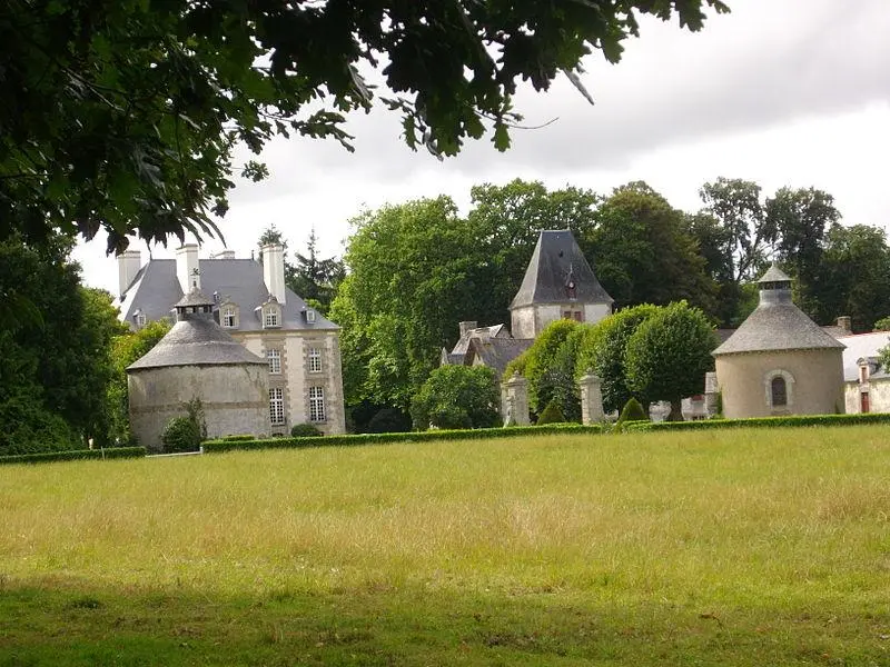 Picture of Haute-Touche castle and park - Fab5669 - © Creative Commons (https://creativecommons.org/licenses/by-sa/4.0/deed.fr)