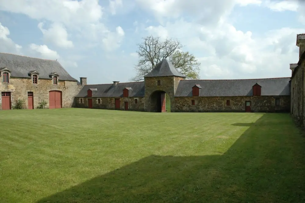 Foto de Castillo de la villequéno - POP Plateforme Ouverte du Patrimoine / Base Mérimée - ® Ministère de la Culture (France), Direction Régionale des Affaires Culturelles de Bretagne, tous droits réservés