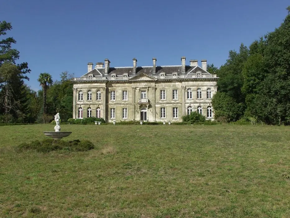 Foto von BOIS-JELY CUSTLE - POP Plateforme Ouverte du Patrimoine / Base Mérimée - © Ministère de la Culture (France), Direction Régionale des Affaires Culturelles de Bretagne – Tous droits réservés
