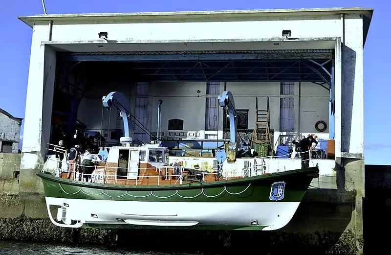 Foto de Rescate marino en el mar en la ciudad de Etel, ubicado en el extremo sur del muelle en el río Etel - Raphodon - © Creative Commons (https://creativecommons.org/licenses/by-sa/4.0/deed.fr)