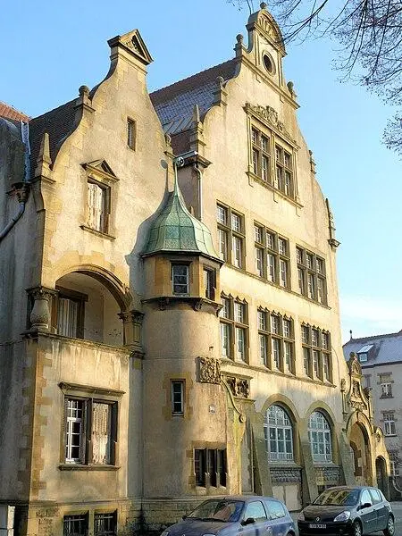 Foto von Chanteclair-Debussy-Schule - MOSSOT - © Creative Commons (https://creativecommons.org/licenses/by-sa/4.0/deed.fr)