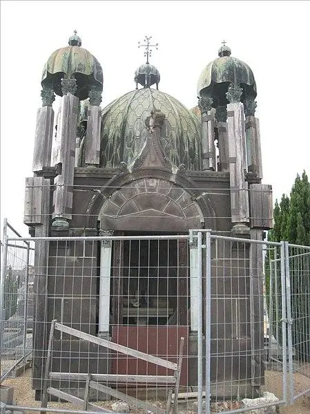 Foto de Capilla funeraria de la familia Laborde, ubicada en el cementerio de Jean-Gautherin - Cypris - © Creative Commons (https://creativecommons.org/licenses/by-sa/4.0/deed.fr)