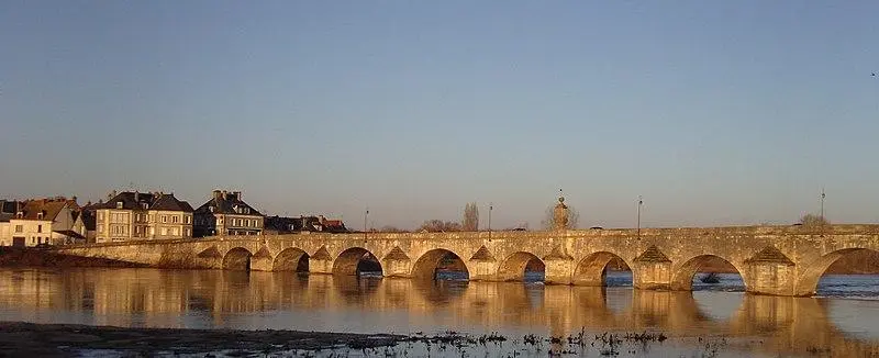 Foto von Große Brücke über die Loire - Carroy - © Creative Commons (https://creativecommons.org/licenses/by-sa/4.0/deed.fr)